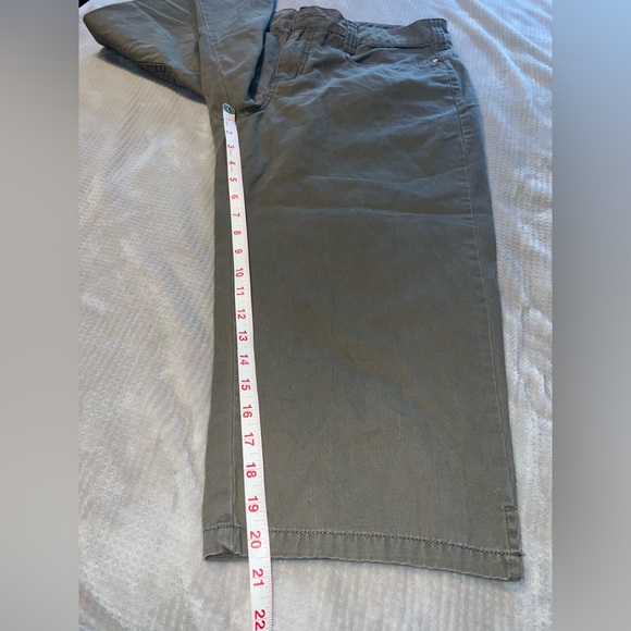 Faded Glory Women’s Capri Pants Size 14 Khaki Cropped Straight Leg - Picture 5 of 5